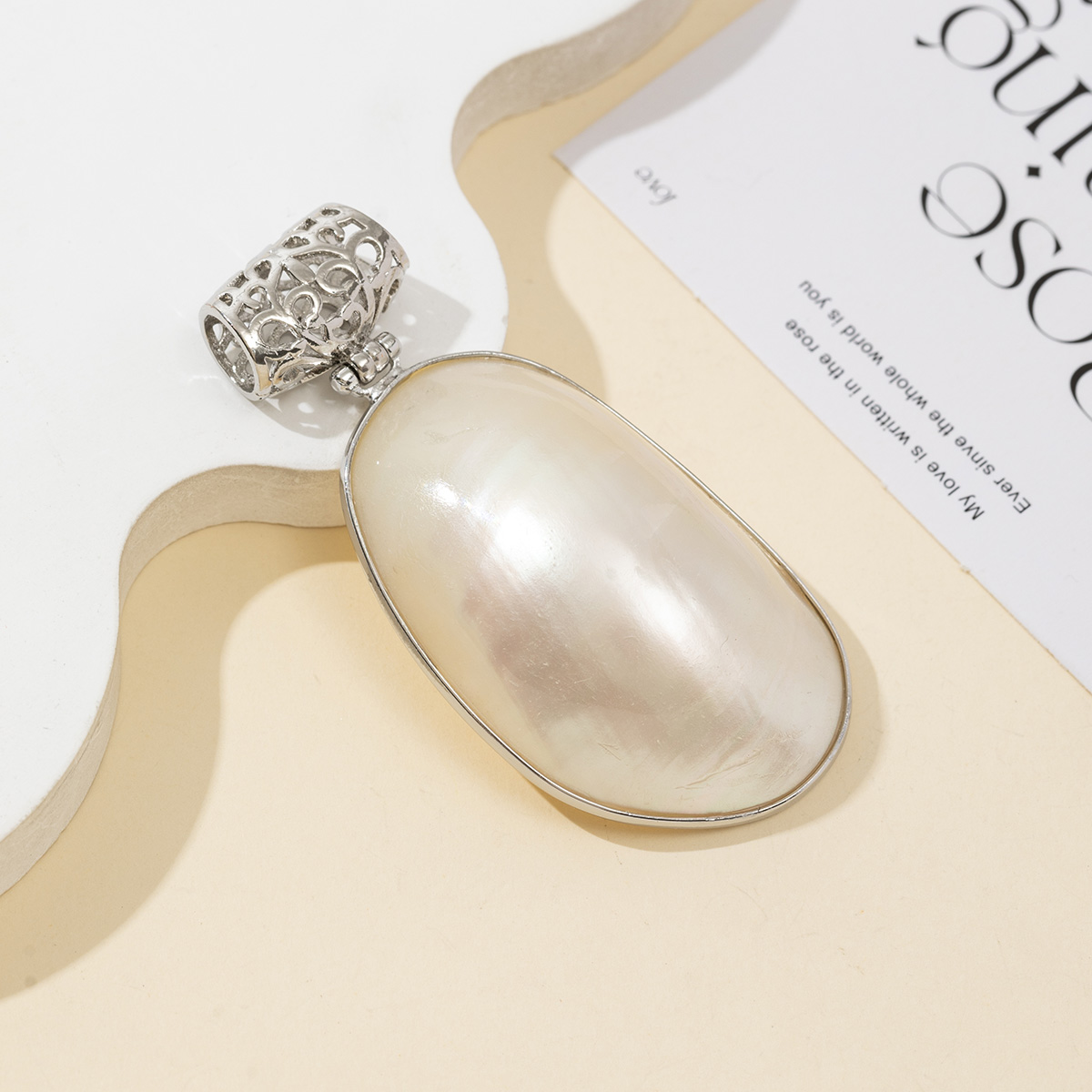 Mother Of Pearl Shell Pendant Necklace - 자연산 자개로 만든 타원형 펜던트, 은색